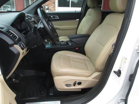 Used 2016 Ford Explorer Limited w/ Equipment Group 301A AWD/4WD image 20