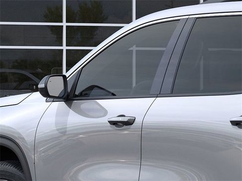 New 2026 Chevrolet Traverse LT image 12