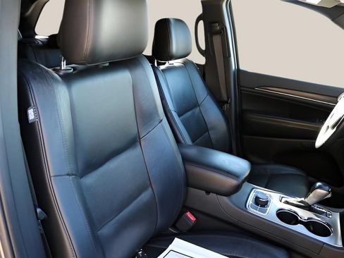 Used 2020 Jeep Grand Cherokee Limited w/ Luxury Group II AWD/4WD image 19