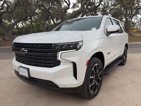 Used 2022 Chevrolet Tahoe RST w/ Luxury Package AWD/4WD image 2