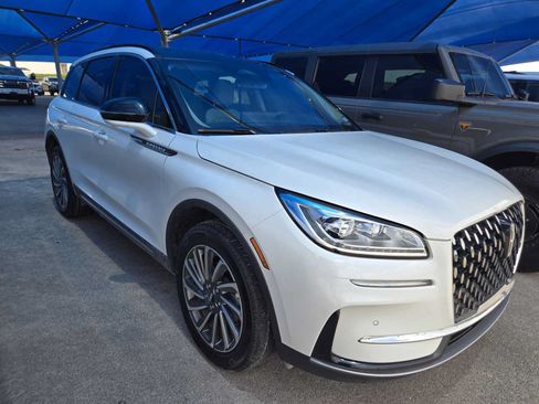 Used 2025 Lincoln Corsair Reserve AWD/4WD image 2
