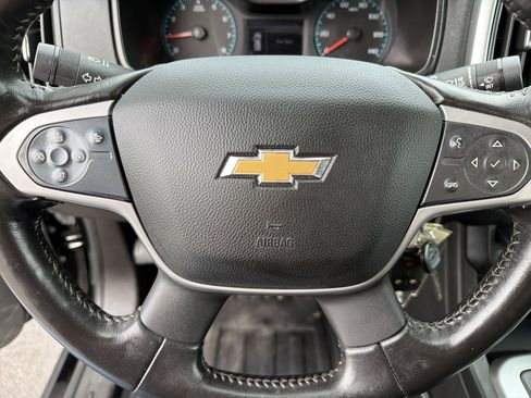 Used 2022 Chevrolet Colorado LT w/ Fleet Safety Package image 10