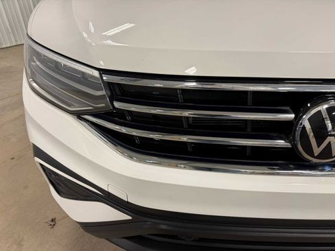 Certified 2022 Volkswagen Tiguan SE image 4