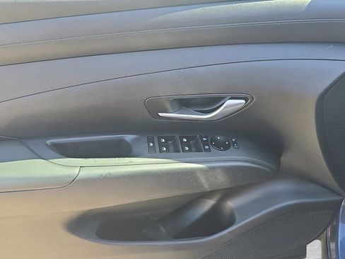 Used 2025 Hyundai Tucson SE AWD/4WD image 16
