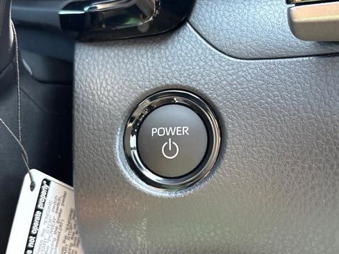 Used 2026 Toyota Camry SE FWD image 18