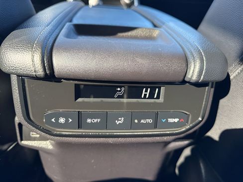 Used 2025 Toyota Grand Highlander XLE image 12