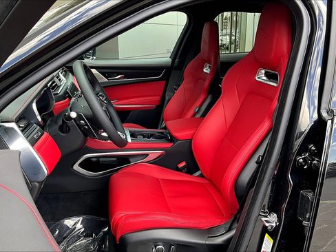 New 2026 Jaguar F-PACE R-Dynamic S image 9