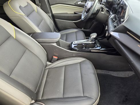 Used 2025 Chevrolet Trax ACTIV w/ Driver Confidence Package image 12