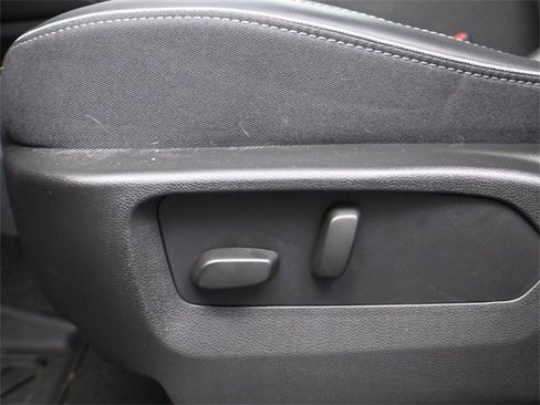 Used 2023 Buick Envision Essence image 11