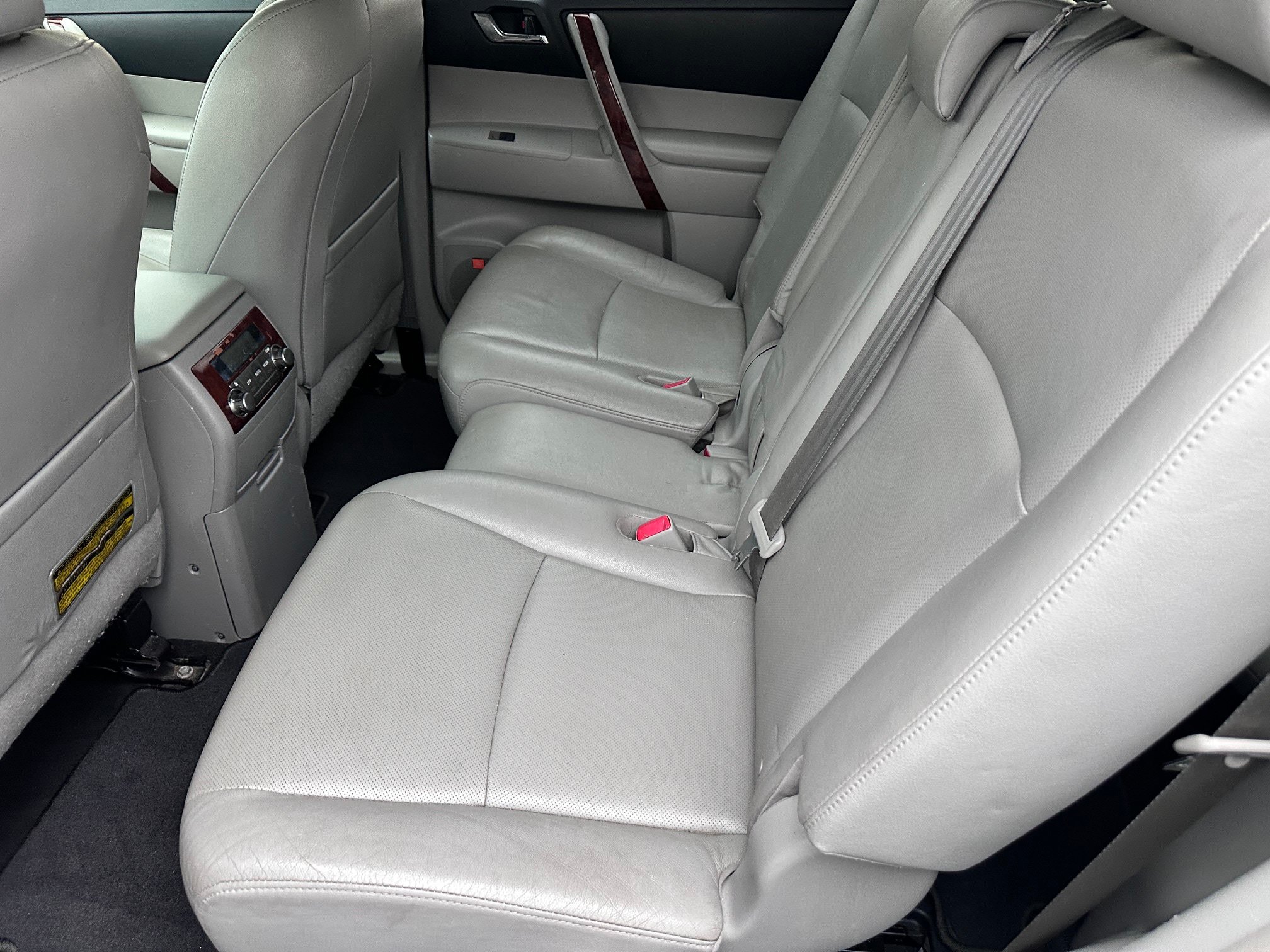 Used 2012 Toyota Highlander Limited AWD/4WD image 6