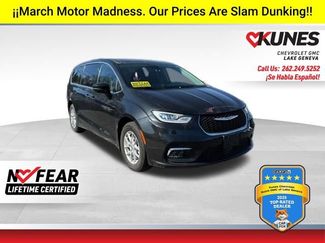 Used 2024 Chrysler Pacifica Touring-L video 1