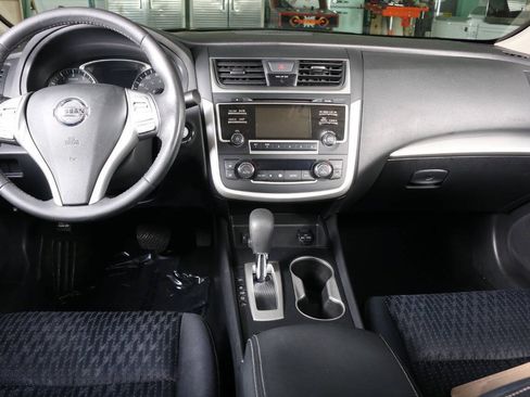 Used 2017 Nissan Altima 2.5 SV FWD image 14