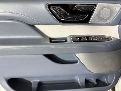 Used 2022 Lincoln Navigator L Black Label image 20