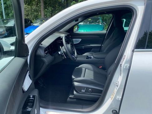 New 2025 Maserati Grecale GT image 19