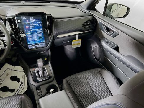 Certified 2025 Subaru Forester Premium AWD/4WD image 19