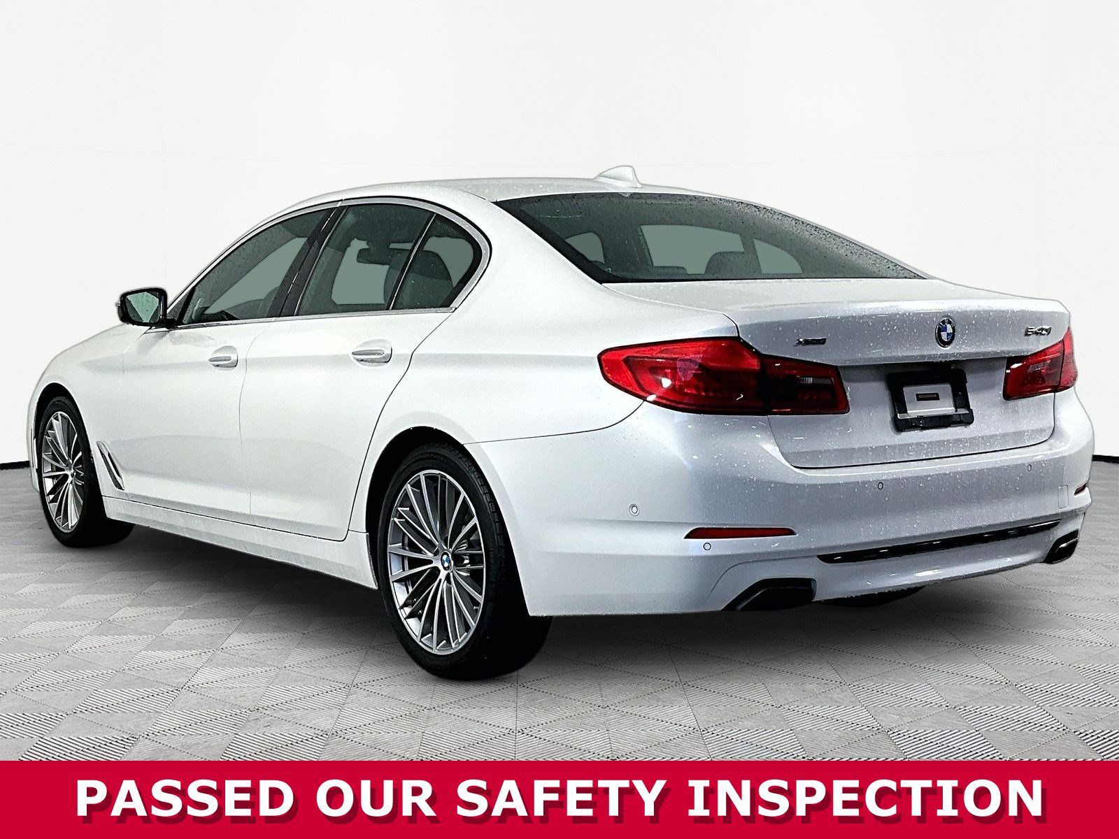 Used 2018 BMW 540i xDrive AWD/4WD image 4