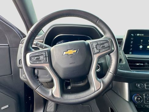Used 2022 Chevrolet Suburban LT image 11