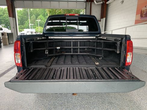 Used 2018 Nissan Frontier SV w/ Value Truck Package RWD image 7