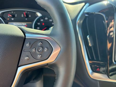 Used 2023 Chevrolet Traverse RS image 36