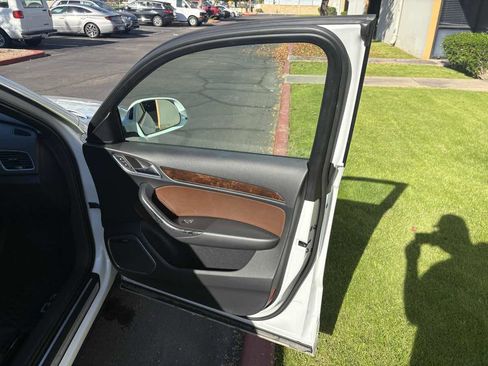 Used 2016 Audi Q3 2.0T Prestige w/ Prestige Package image 25