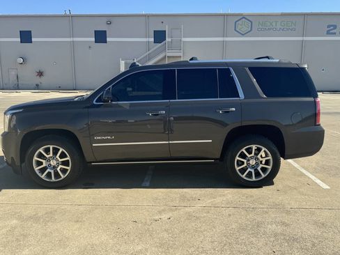 Used 2020 GMC Yukon Denali image 7