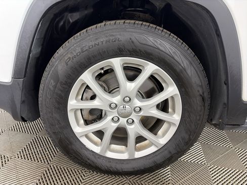 Used 2016 Jeep Cherokee Latitude image 13