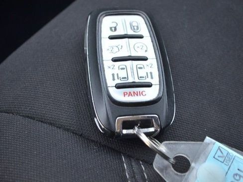 Used 2023 Chrysler Voyager LX image 26