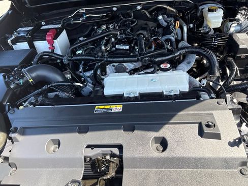 Used 2025 Toyota Tacoma TRD Sport RWD image 10