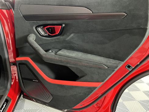 Used 2023 Lamborghini Urus Performante image 32