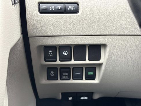 Used 2022 Nissan Rogue Sport SL w/ Premium Package image 19