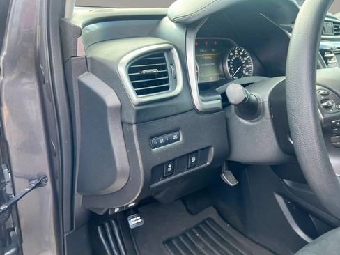 Used 2023 Nissan Murano S AWD/4WD image 14