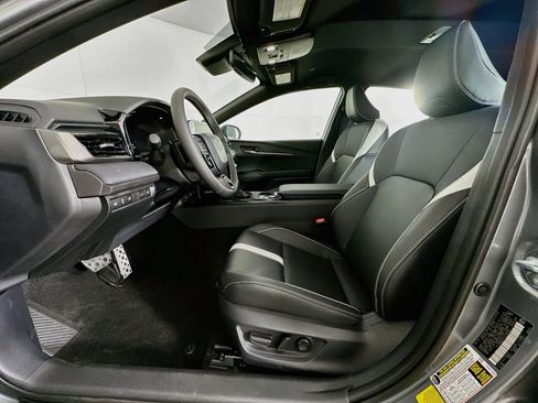 Used 2026 Toyota Camry SE w/ Convenience Package FWD image 13