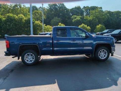 Used 2018 GMC Sierra 1500 SLE w/ SLE Value Package AWD/4WD image 3