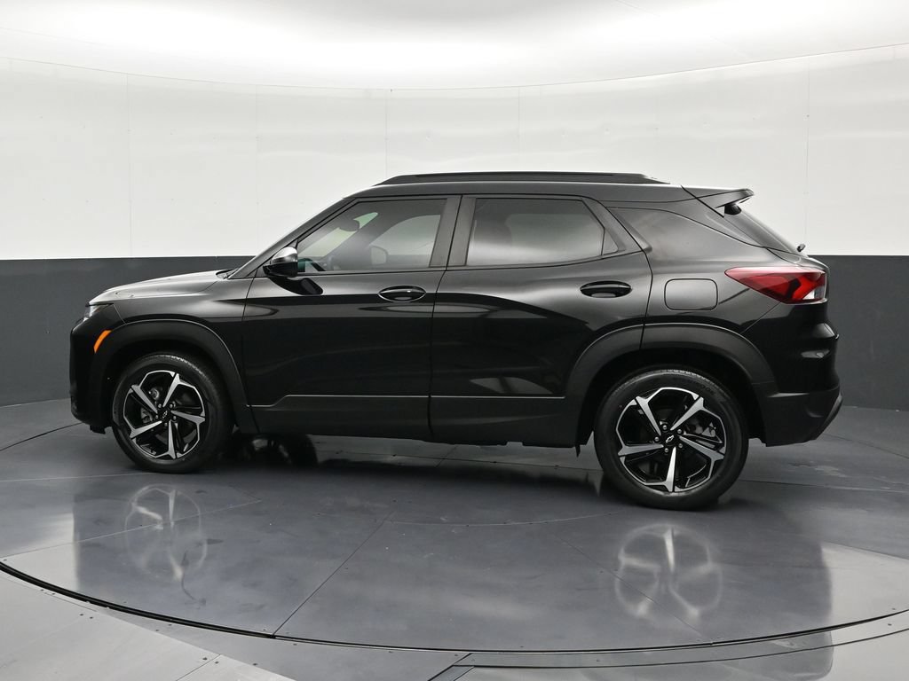 Used 2023 Chevrolet TrailBlazer RS w/ Convenience Package FWD image 2