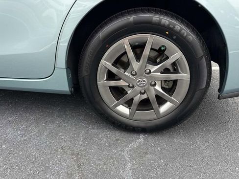 Used 2017 Toyota Prius V Four FWD image 12