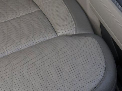 New 2026 Ford F350 Platinum w/ Platinum Plus Package image 16