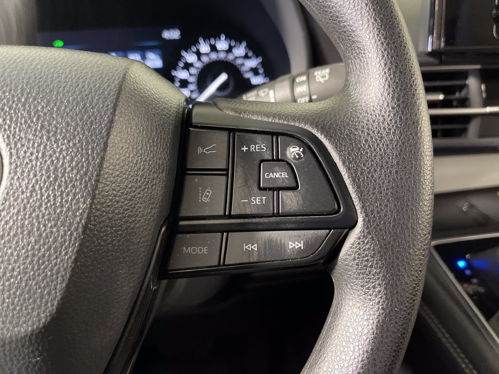 Certified 2026 Toyota Sienna LE FWD image 27