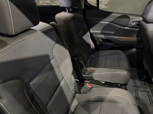 Used 2023 GMC Acadia SLE w/ Driver Convenience Package image 34