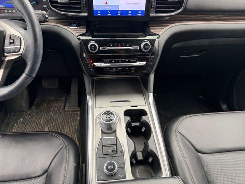 Used 2022 Ford Explorer Limited w/ Equipment Group 301A image 13