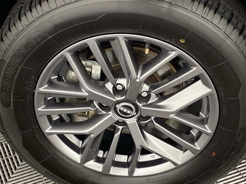 Used 2024 Nissan Rogue S AWD/4WD image 26