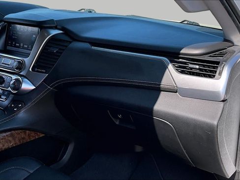 Used 2020 Chevrolet Tahoe Premier AWD/4WD image 17