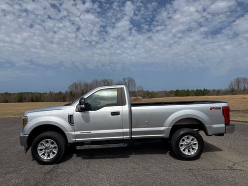 Used 2019 Ford F250 XL w/ XL Value Package image 2