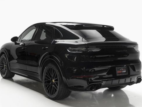 Used 2021 Porsche Cayenne GTS image 10