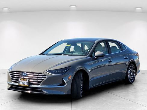 Certified 2022 Hyundai Sonata Limited FWD image 2