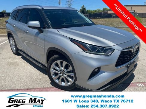 Used 2022 Toyota Highlander Limited FWD image 1