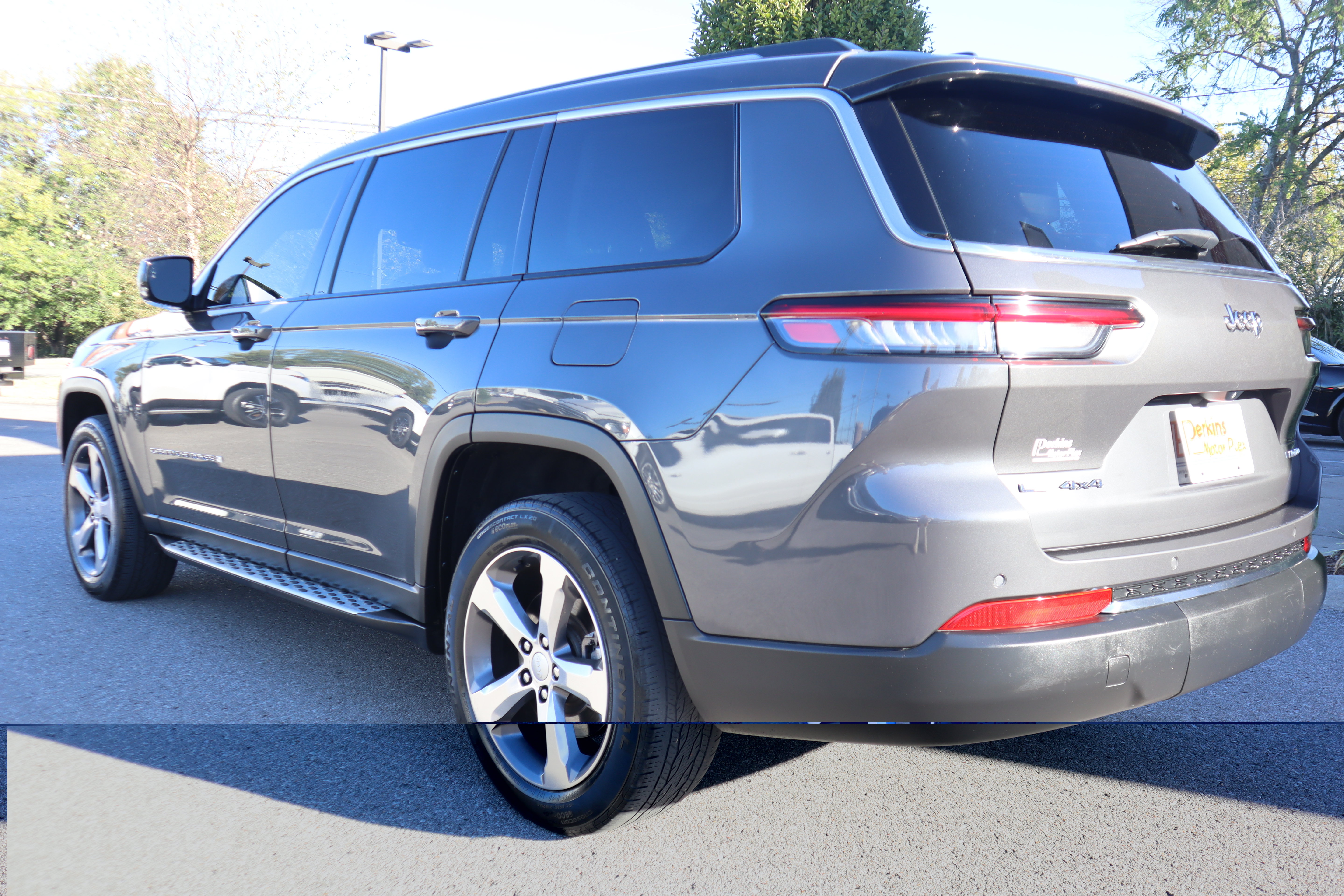 Used 2021 Jeep Grand Cherokee L Limited AWD/4WD image 9