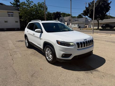 Used 2019 Jeep Cherokee Latitude w/ Popular Appearance Group FWD image 1