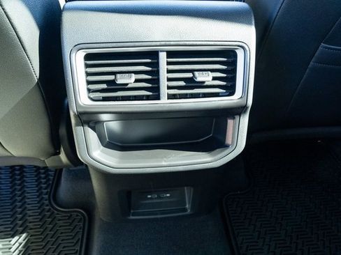 New 2026 Volkswagen Atlas Cross Sport SE image 26