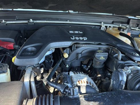 Used 2020 Jeep Gladiator Sport w/ Quick Order Package 24S image 27