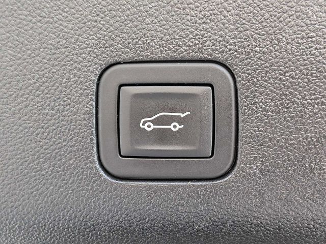 Certified 2025 Cadillac Escalade Premium Luxury AWD/4WD image 15